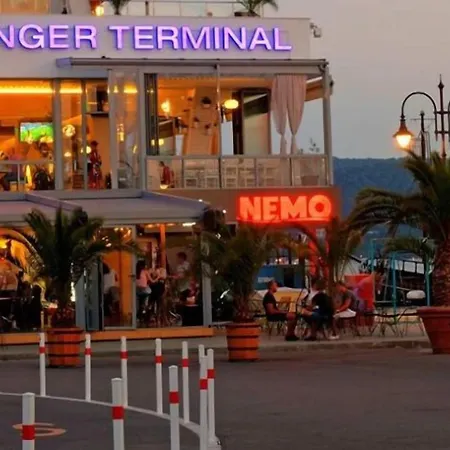 Panorama - Free Ev Charging Station 瓦爾納